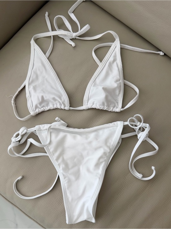 Fashion Nova Other - White Triangle String Bikini Set size small